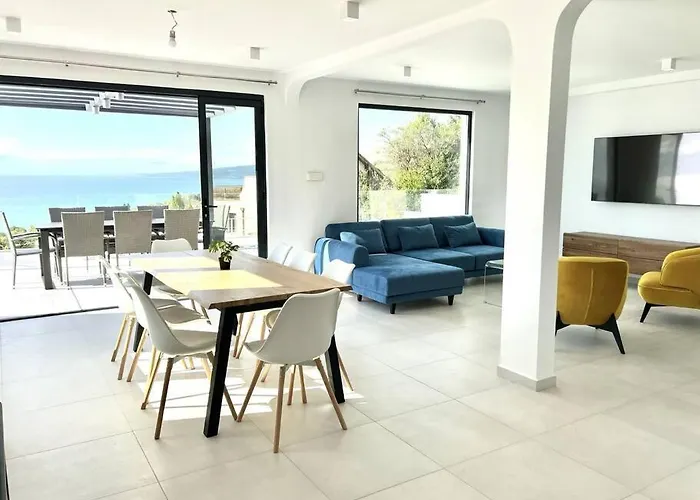 Villa Balchik Villa *